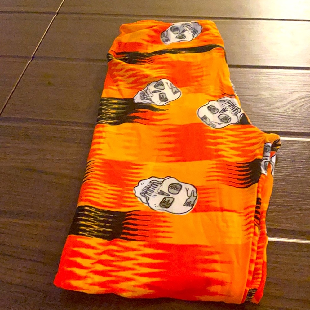 LuLaRoe Leggings OS 🎃💀🧡🖤